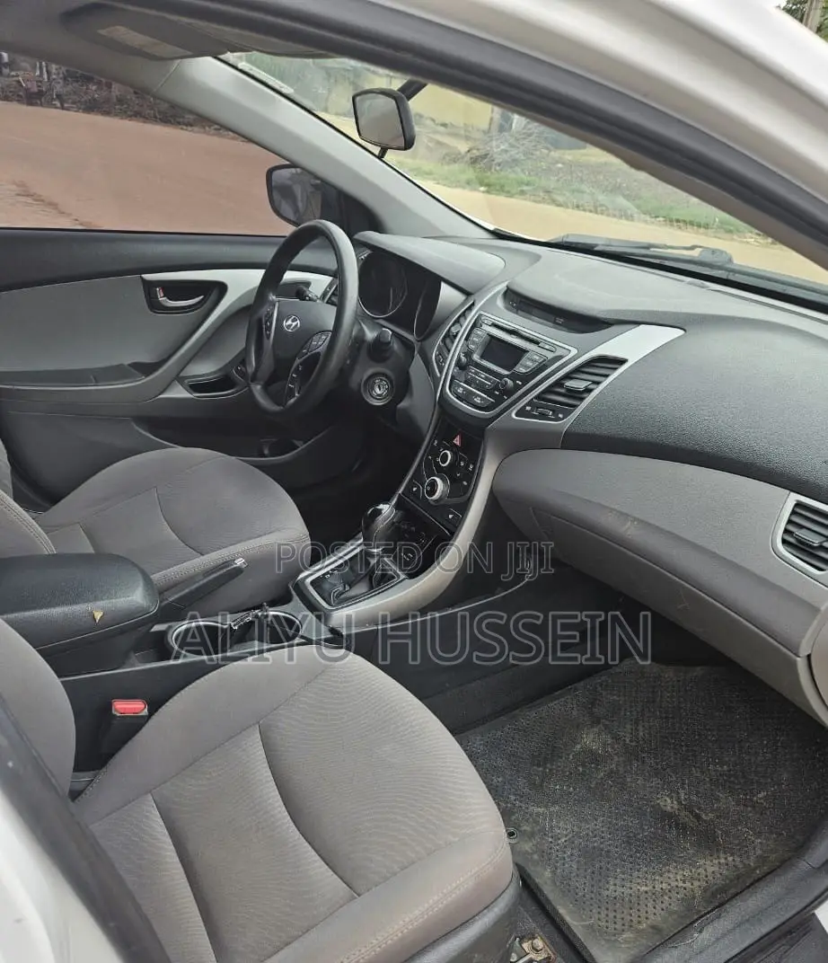 Hyundai Elantra 2014 White