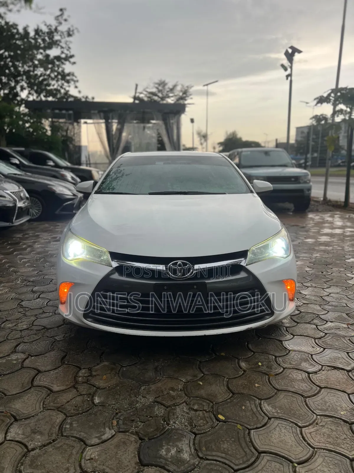 Toyota Camry LE 4dr Sedan (2.5L 4cyl 6A) 2015 White