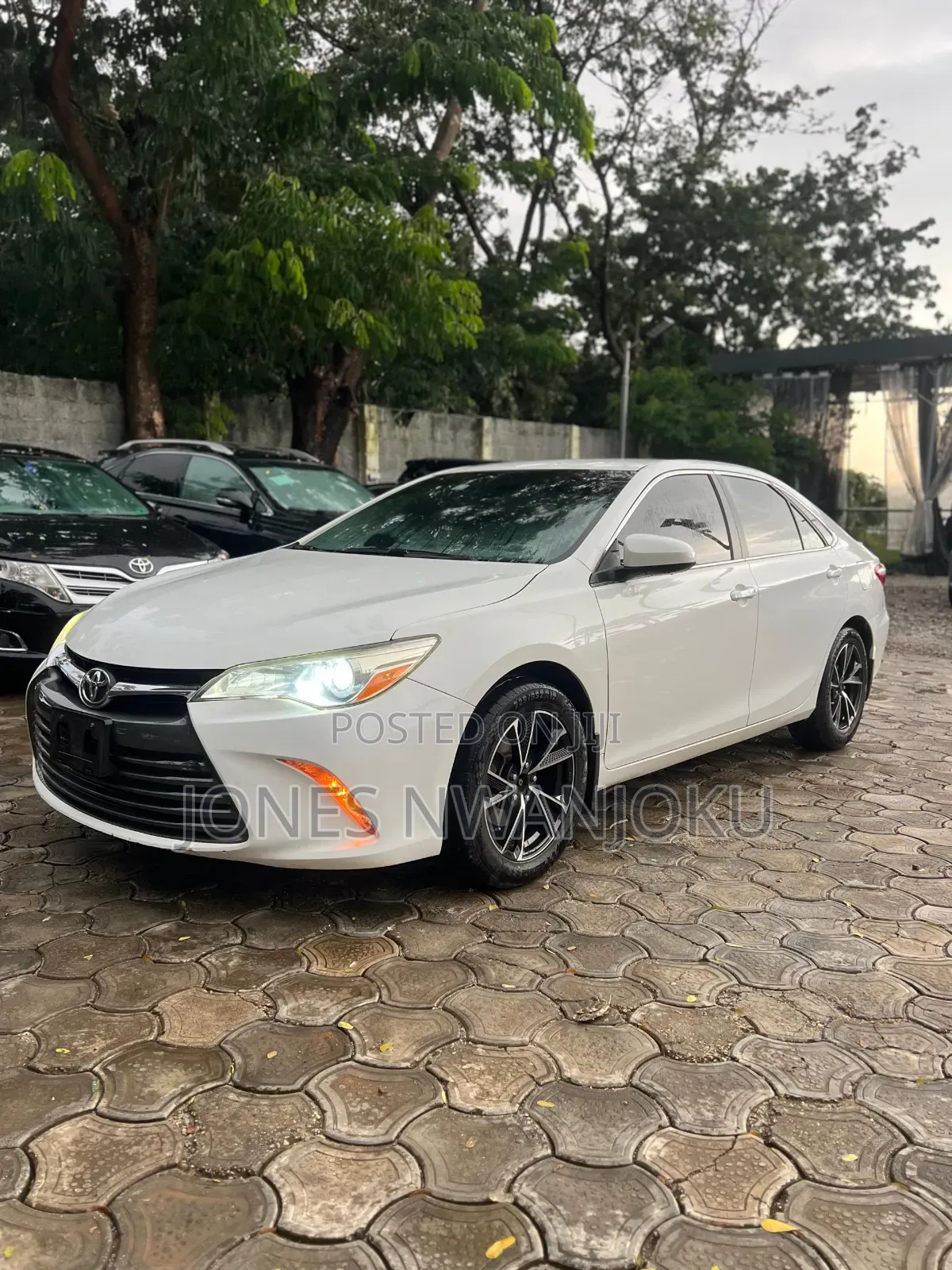Toyota Camry LE 4dr Sedan (2.5L 4cyl 6A) 2015 White