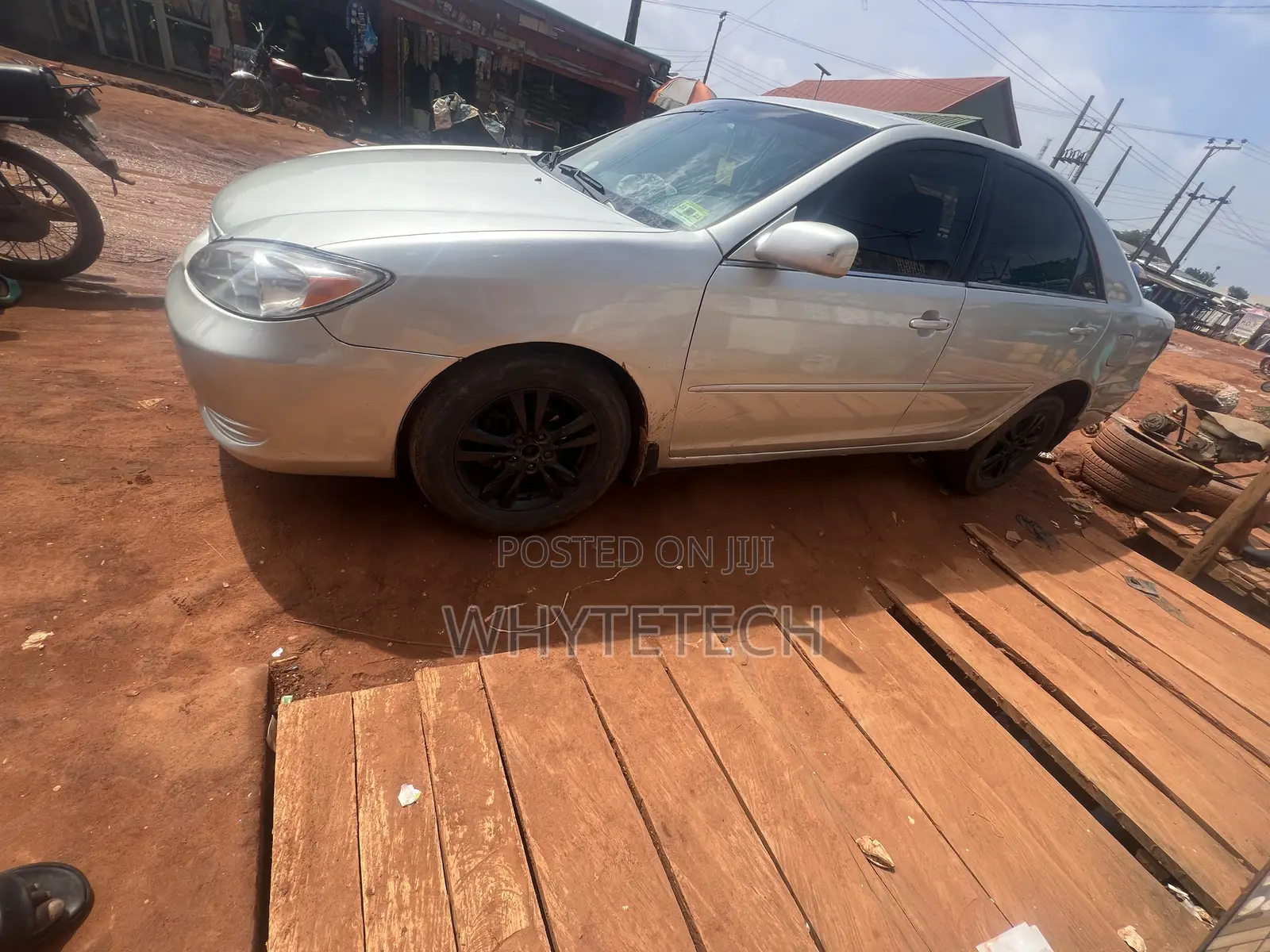 Toyota Camry XLE 4dr Sedan (2.4L 4cyl 4A) 2004 Silver