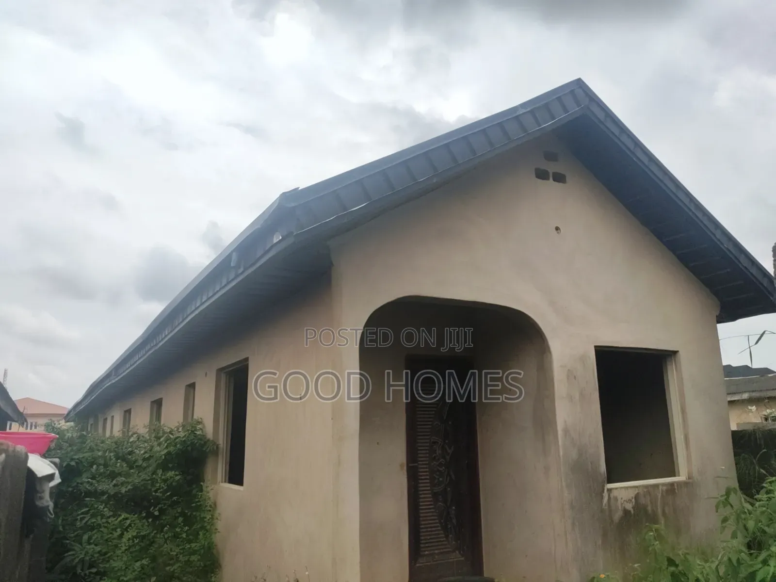 20bdrm Block of Flats in Igando for sale