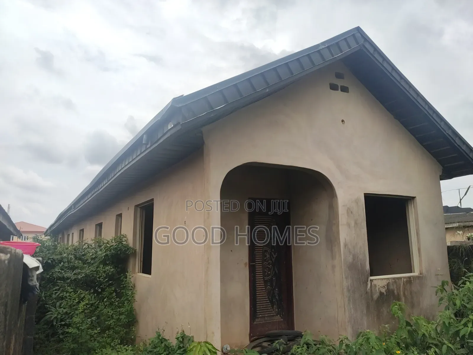 20bdrm Block of Flats in Igando for sale