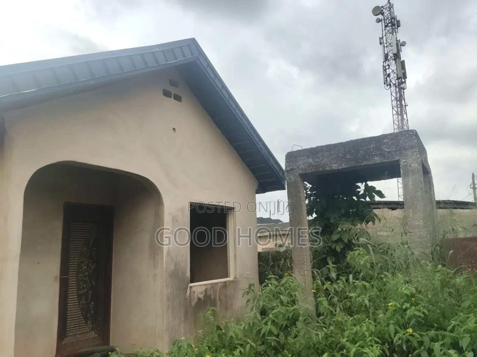 20bdrm Block of Flats in Igando for sale