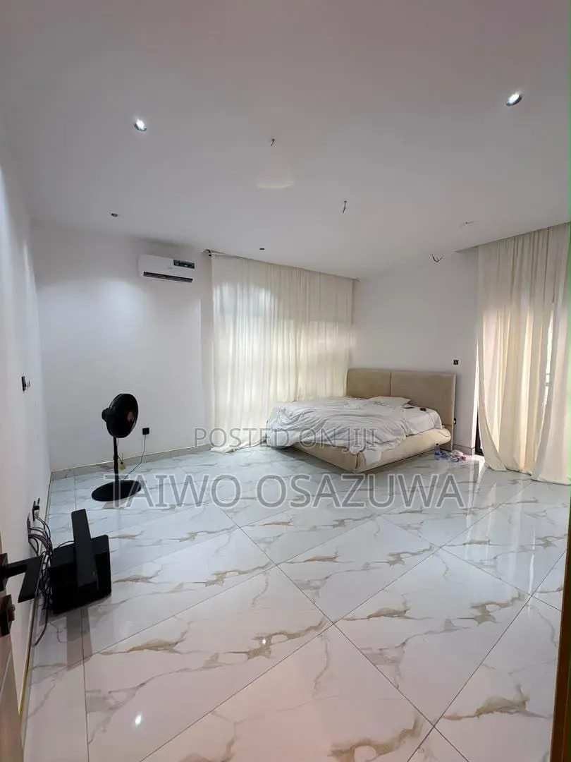 4bdrm Duplex in Sangotedo for rent
