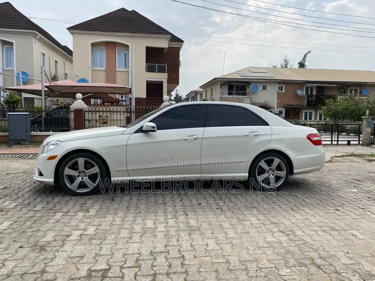 Mercedes-Benz E350 Base 4Matic Sedan AWD (3.5L 6cyl 7A) 2010 White