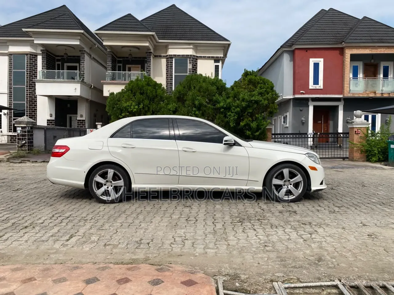 Mercedes-Benz E350 Base 4Matic Sedan AWD (3.5L 6cyl 7A) 2010 White