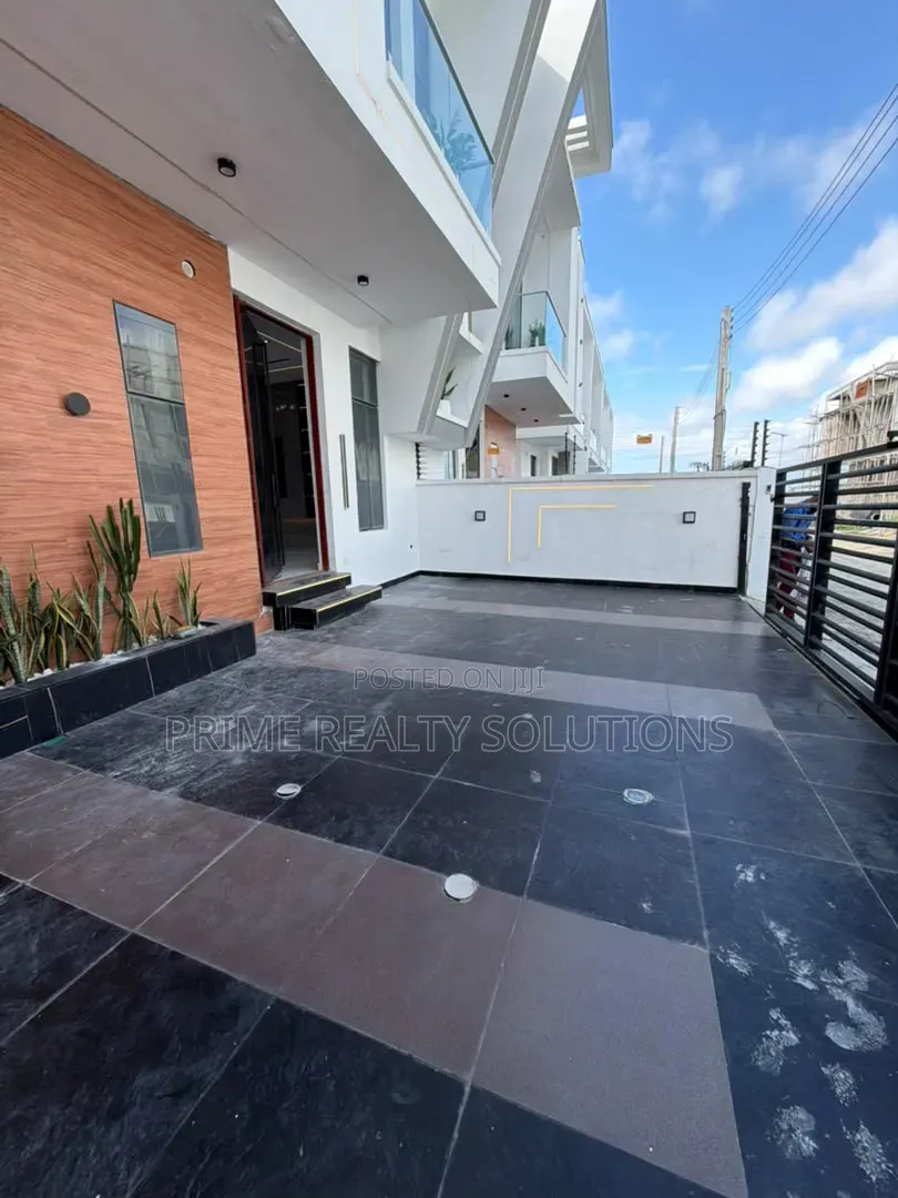 4bdrm Duplex in Lekki Expressway for rent