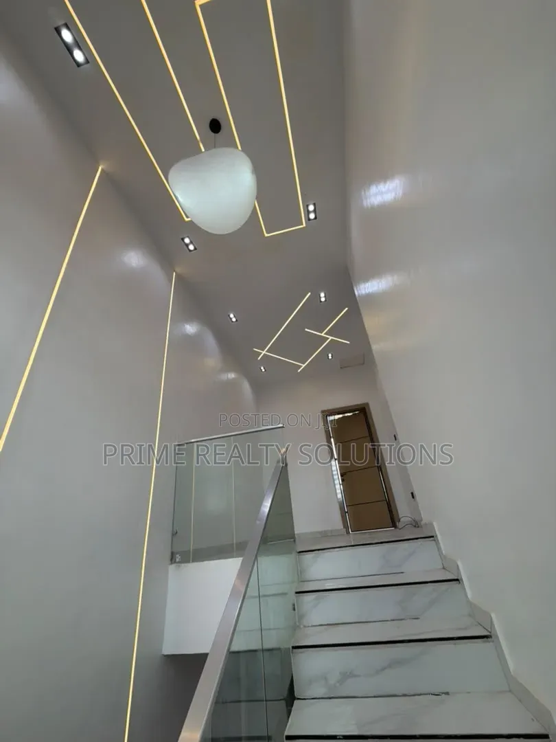 4bdrm Duplex in Lekki Expressway for rent