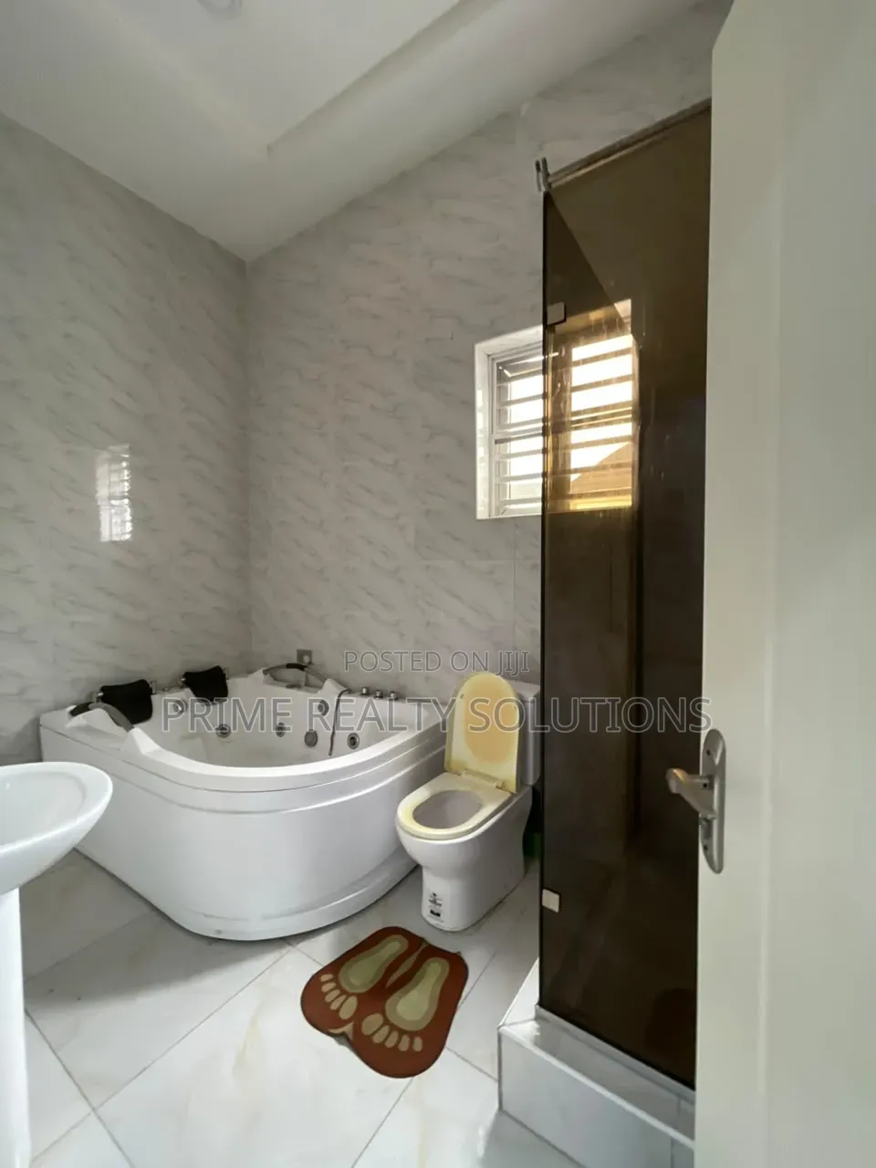 Furnished 4bdrm Duplex in Chevron for rent