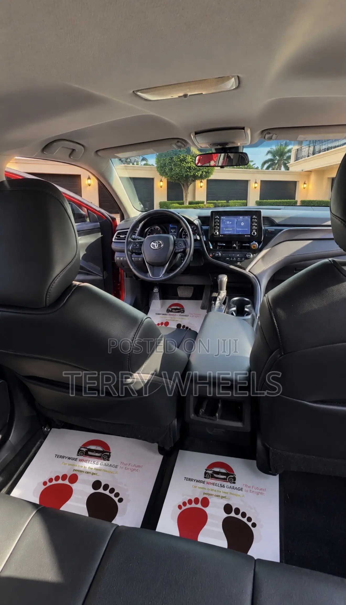 Toyota Camry SE 2023 Red