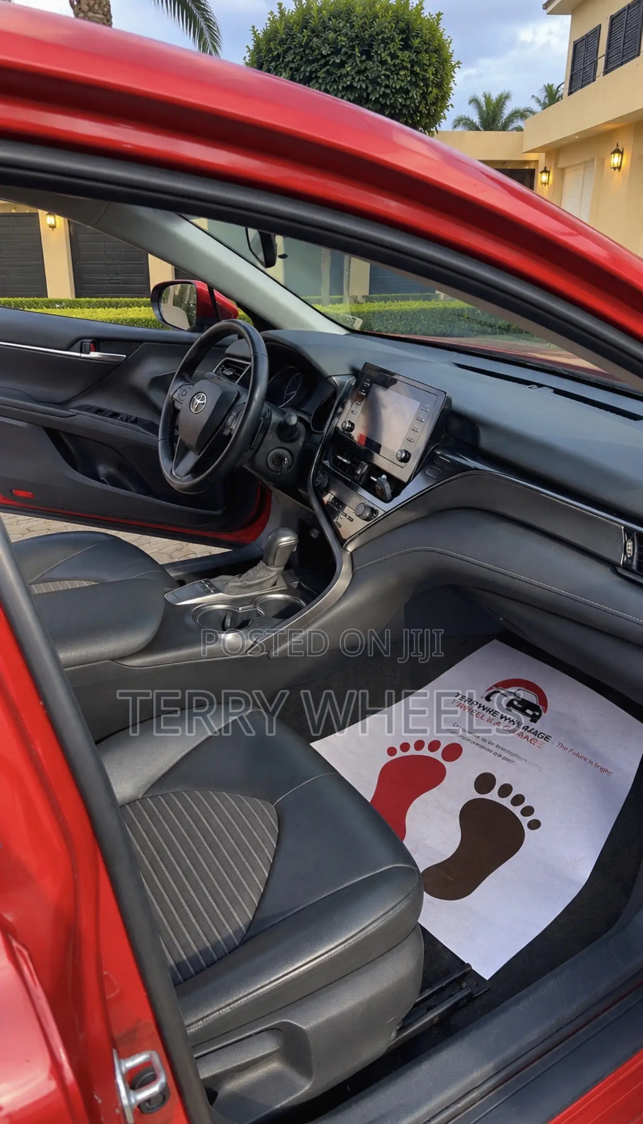 Toyota Camry SE 2023 Red