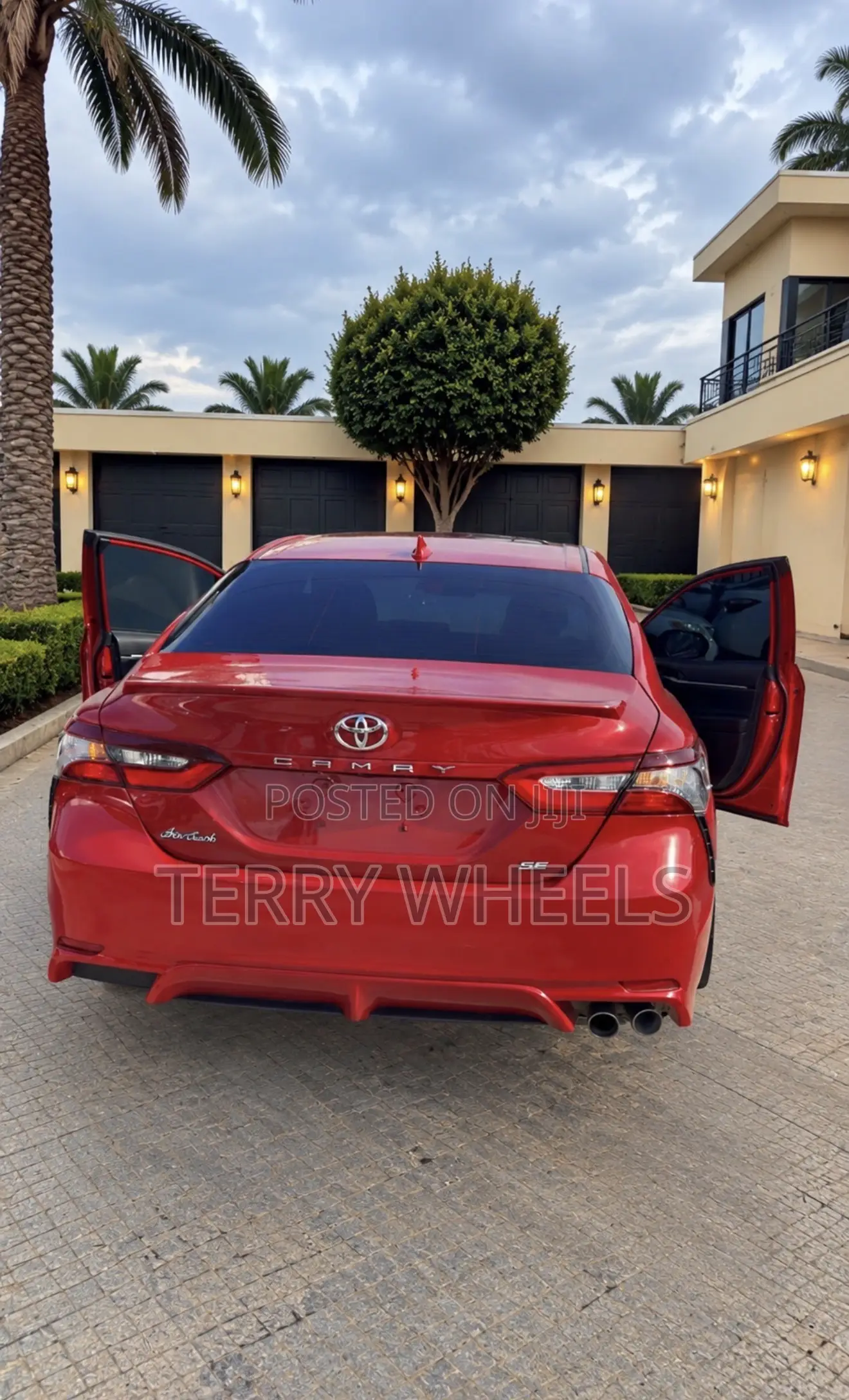 Toyota Camry SE 2023 Red