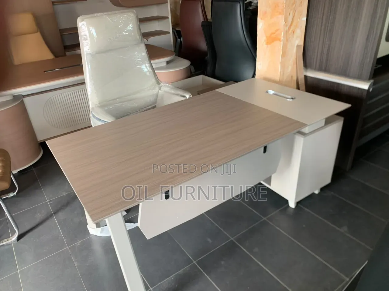 Executive Modern L-Shaped Office Desk With Integrated Side Cabinet
