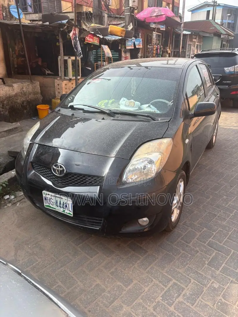 Toyota Yaris 2011 Blue