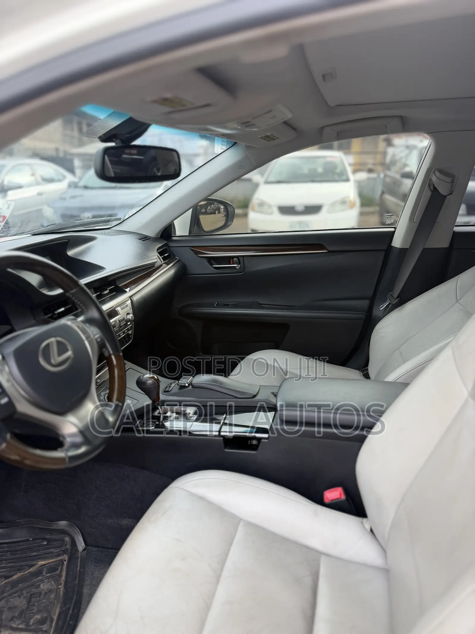 Lexus ES 350 FWD 2015 White
