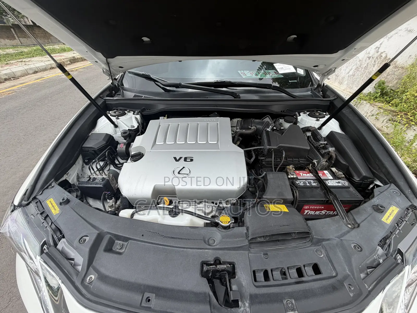Lexus ES 350 FWD 2015 White