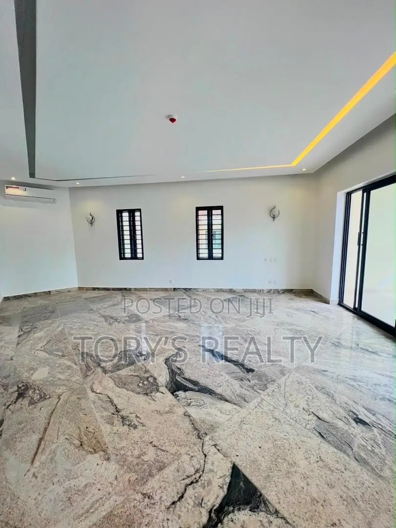 5bdrm Duplex in Ikoyi for sale