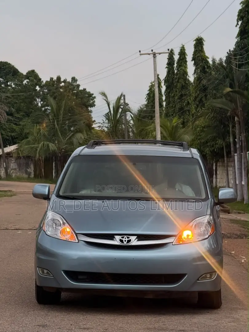 Toyota Sienna 2008 Blue