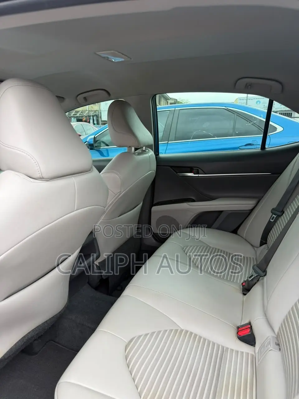 Toyota Camry SE (2.5L 4cyl 8A) 2019 Blue