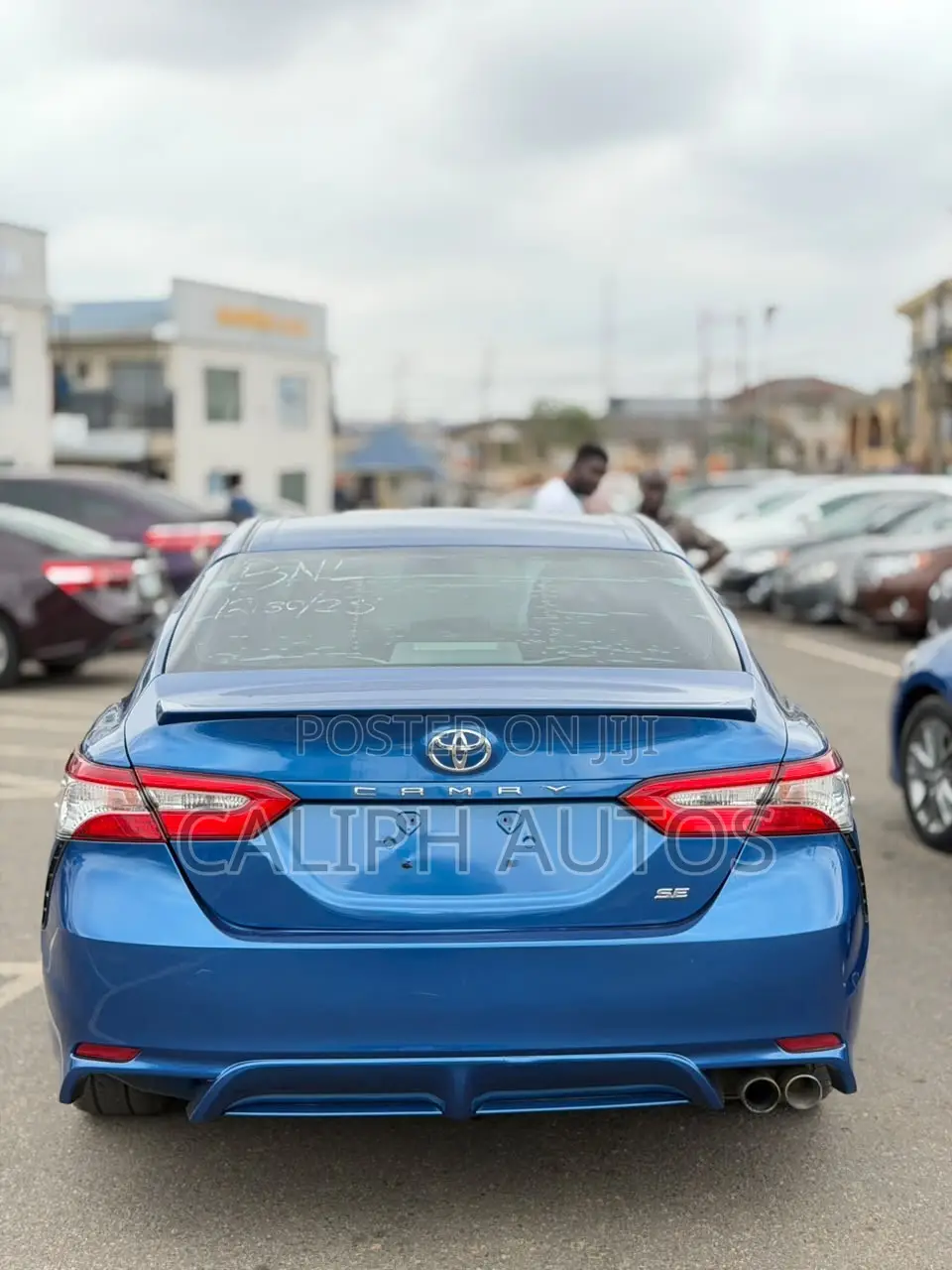 Toyota Camry SE (2.5L 4cyl 8A) 2019 Blue