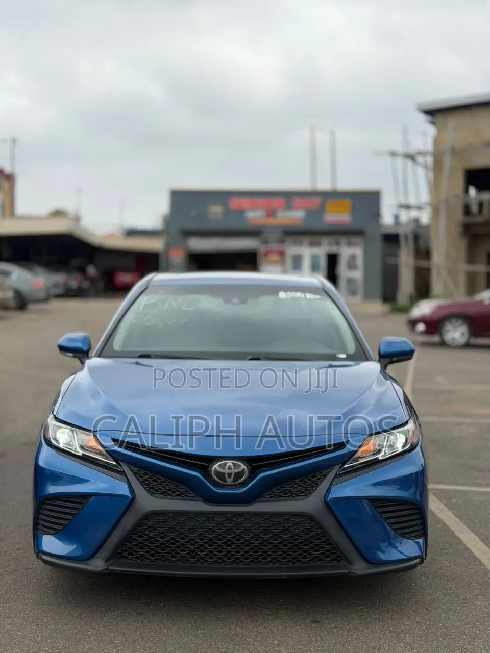 Toyota Camry SE (2.5L 4cyl 8A) 2019 Blue