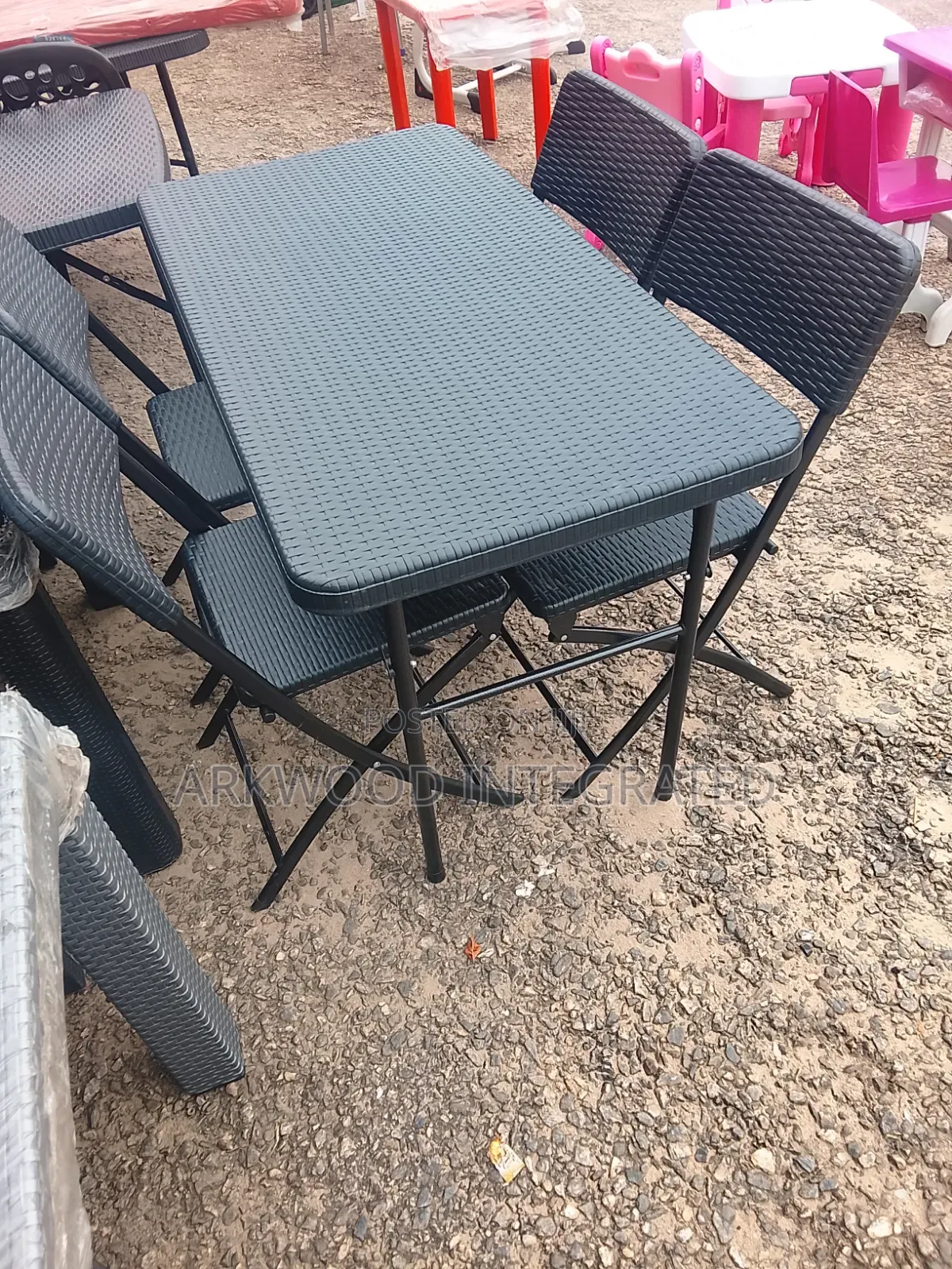 Foldable Plastic Table and Chairs Iron Leg