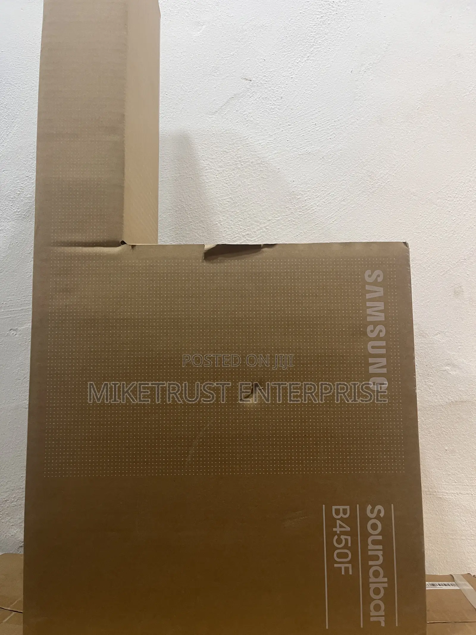 Samsung 300 Watts Sound Bar. Wireless Subwoofer