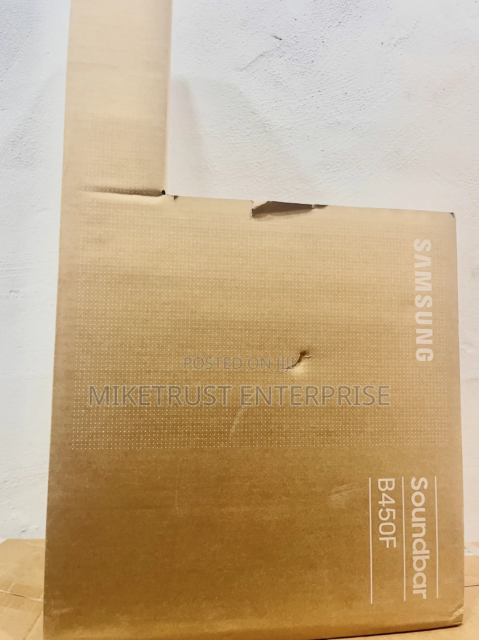 Samsung 300 Watts Sound Bar. Wireless Subwoofer