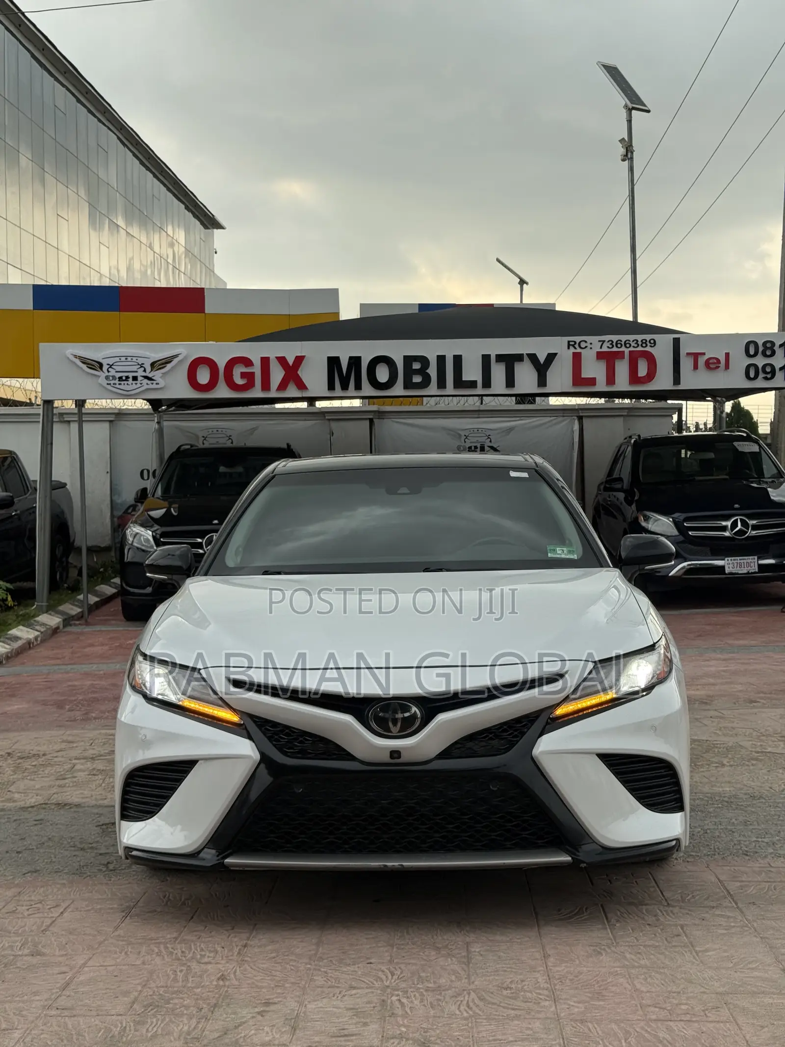 Toyota Camry XSE V6 FWD (3.5L 6cyl 8AM) 2018 White