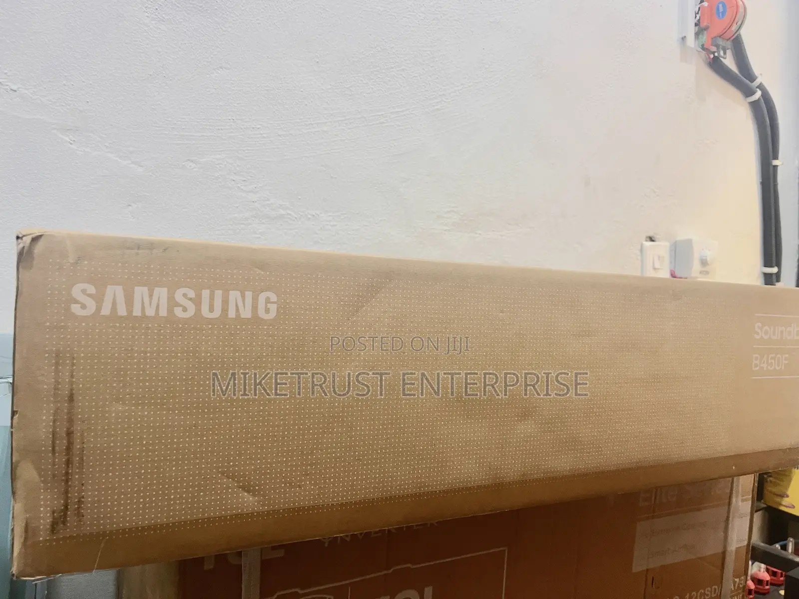C450F Samsung Amazing Sound Bar. Wireless Subwoofer