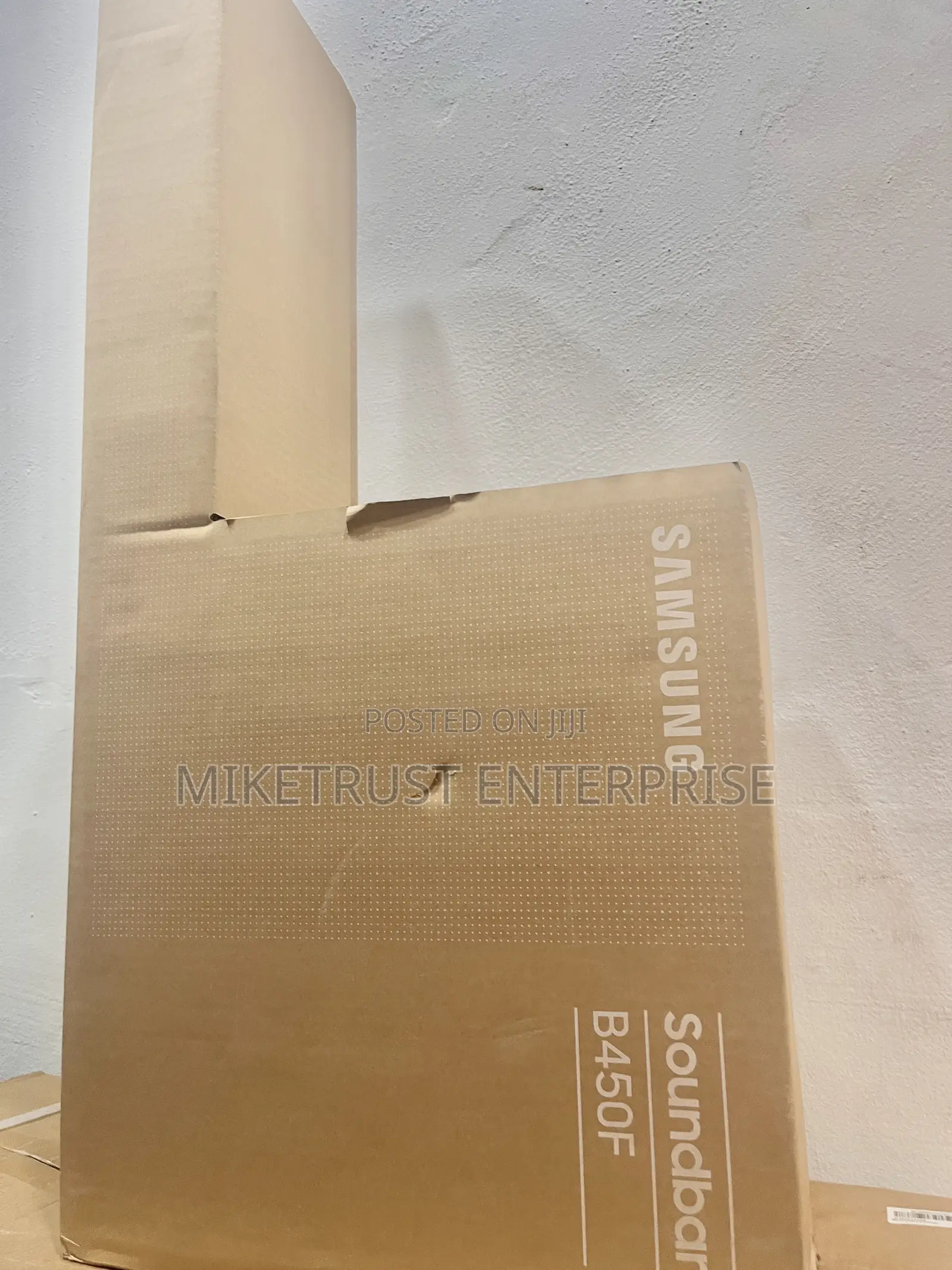 C450F Samsung Amazing Sound Bar. Wireless Subwoofer