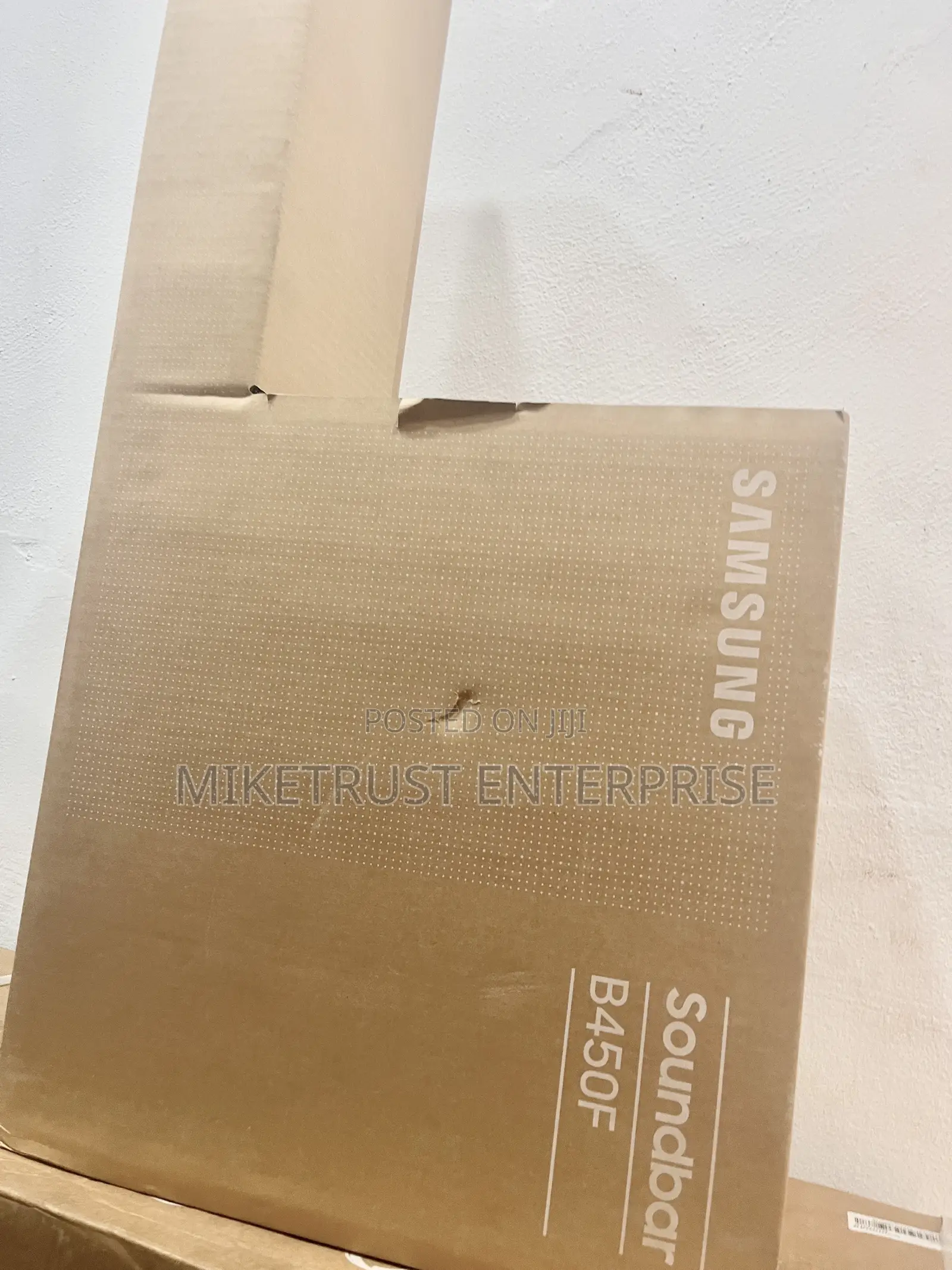 300 Watts Samsung C450F Soundbar Wireless Subwoofer. Purified Sound