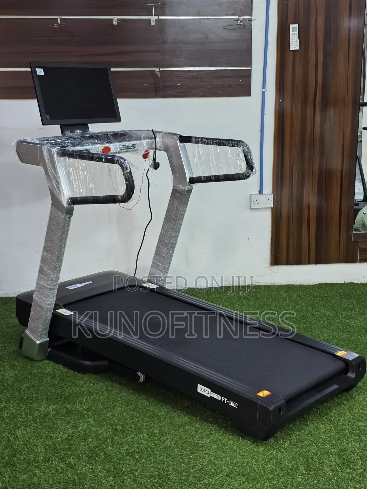 New 5Hp Commercial Treadmill 21.5-Inch Casting Screen
