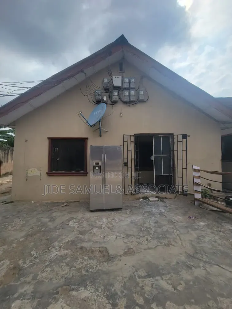 2bdrm Bungalow in Ayobo for rent