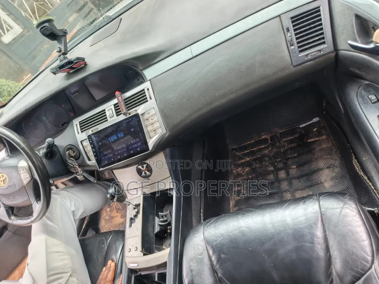 Toyota Avalon 2008 White