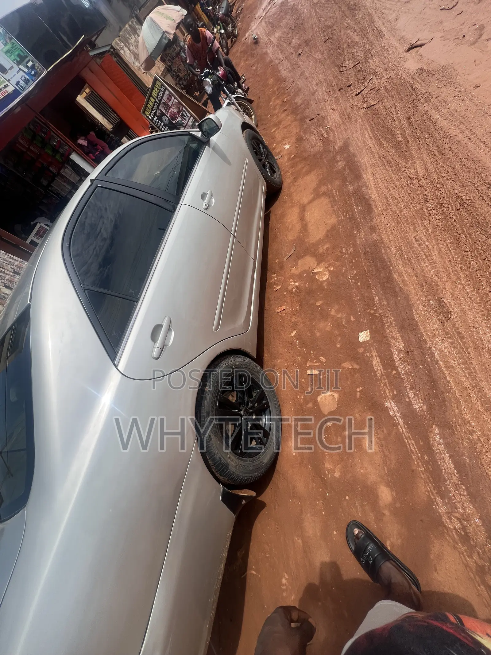 Toyota Camry XLE 4dr Sedan (2.4L 4cyl 4A) 2004 Silver