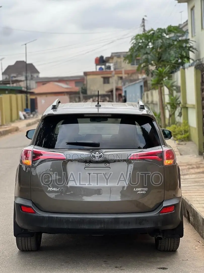 Toyota RAV4 Limited FWD (2.5L 4cyl 6A) 2016 Gray
