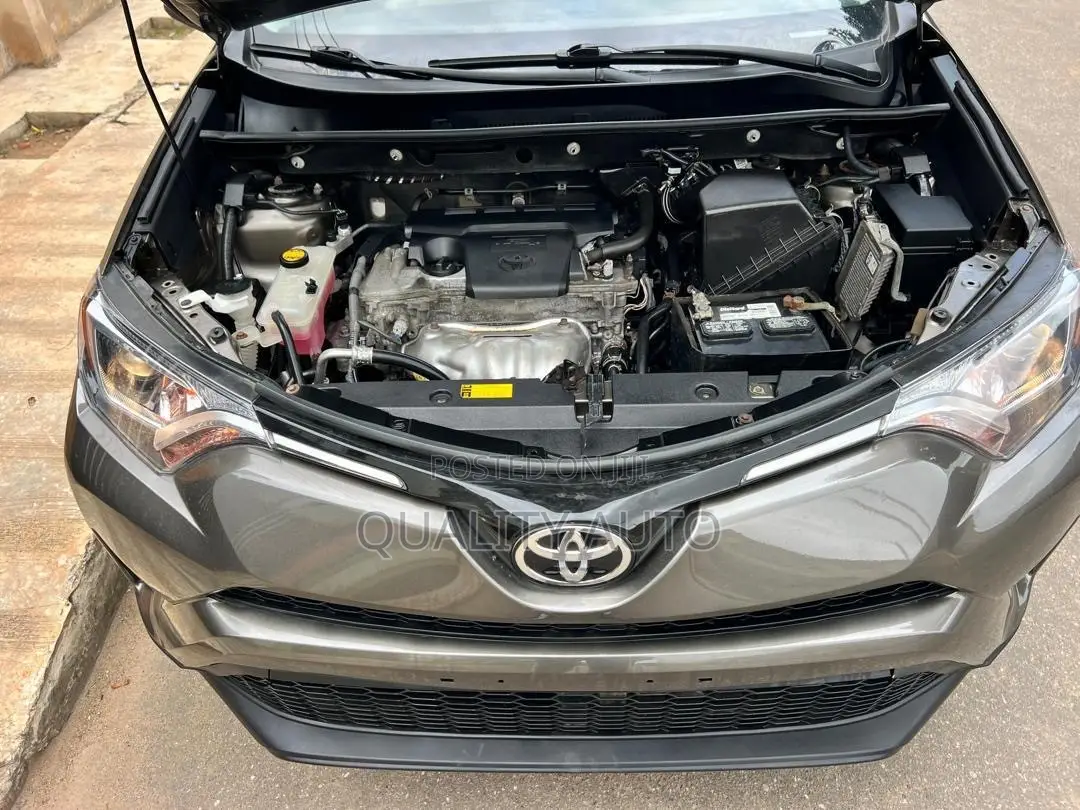Toyota RAV4 Limited FWD (2.5L 4cyl 6A) 2016 Gray