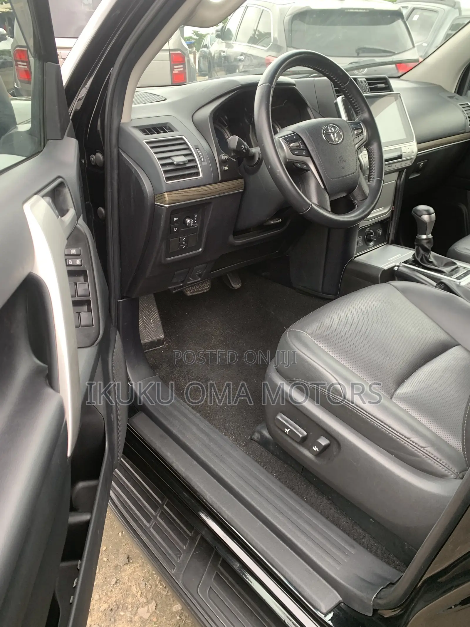 Toyota Land Cruiser Prado 2023 Black