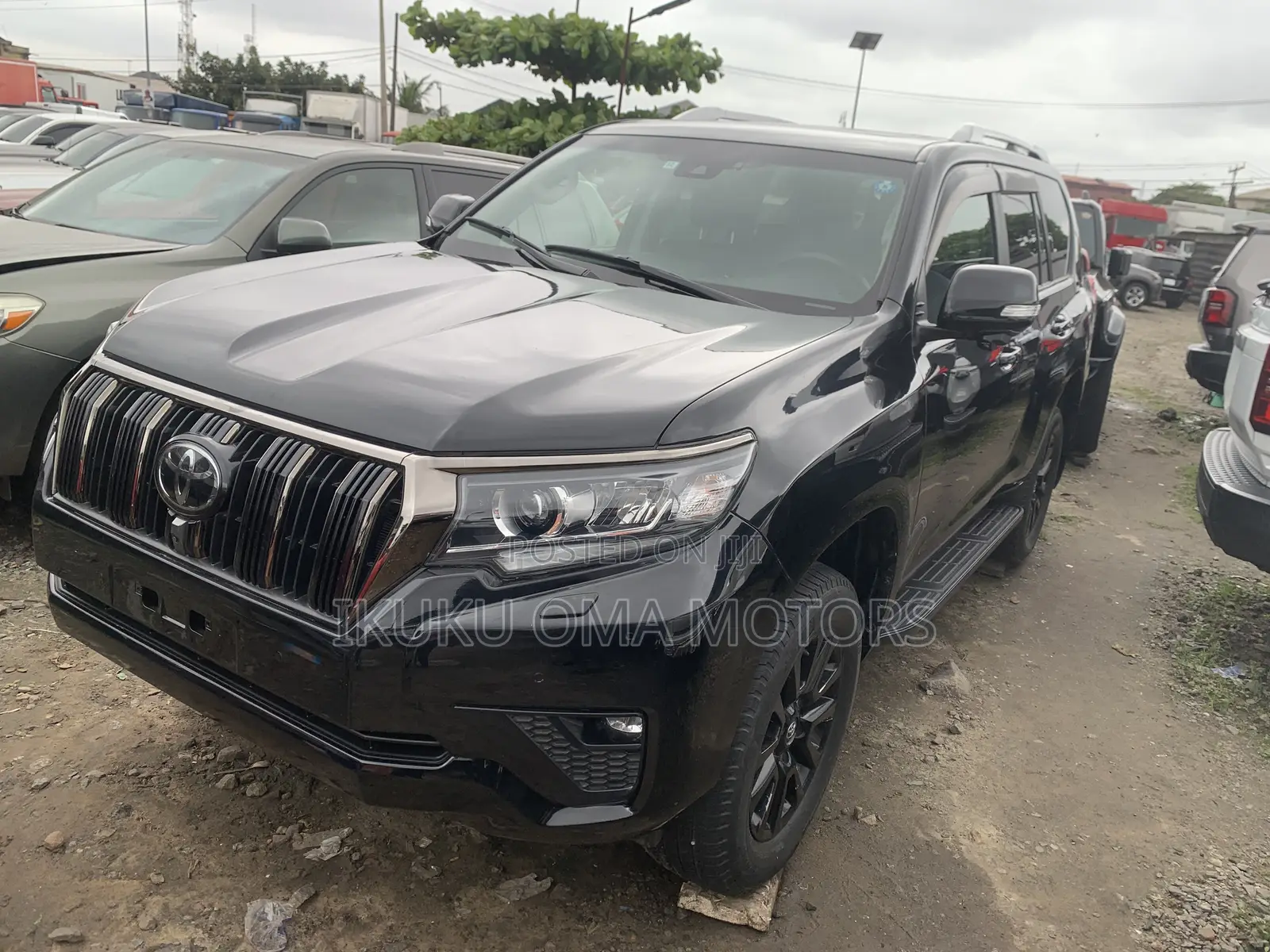 Toyota Land Cruiser Prado 2023 Black