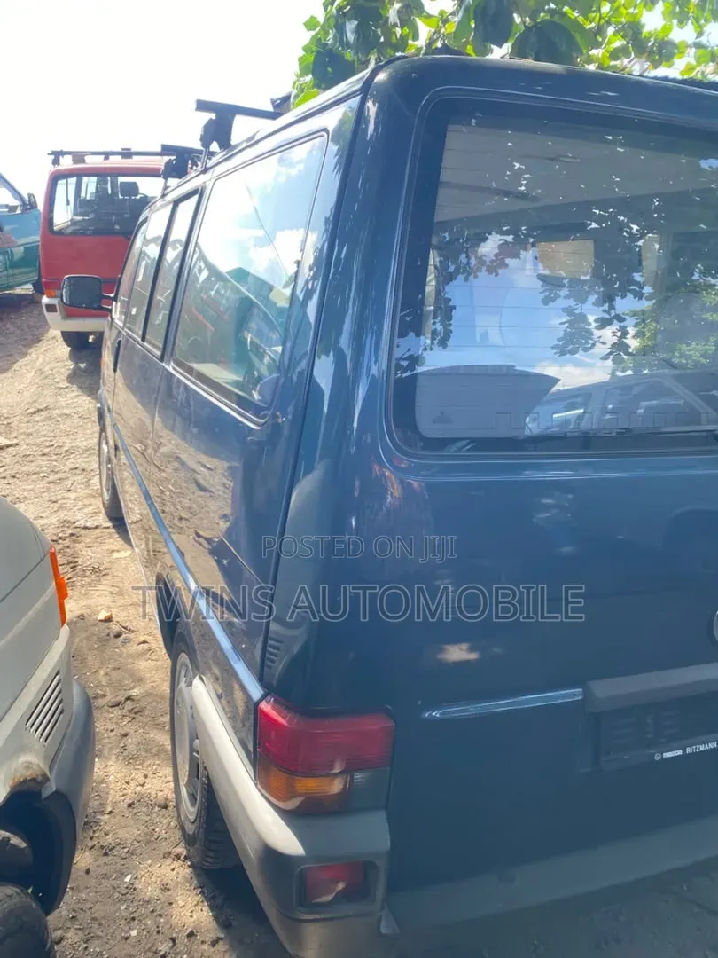 Volkswagen Transporter 2002 Blue