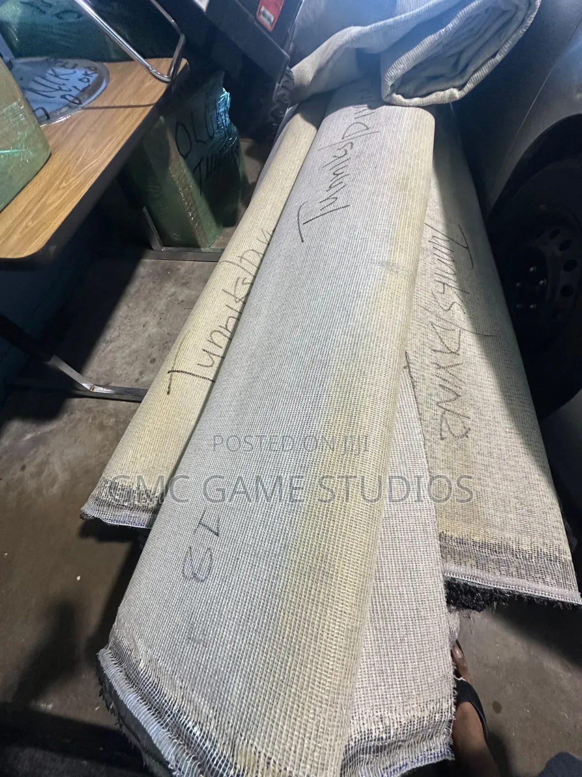 Title:* Original British Luxury Center Rug - Home & Hotel Quality