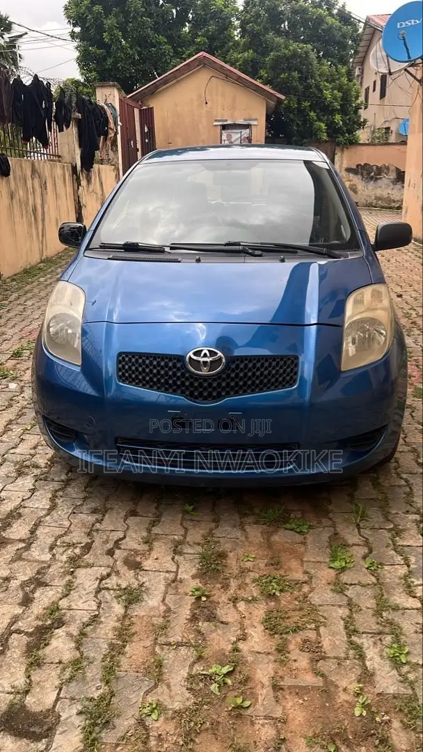 Toyota Yaris Base Hatchback 3dr 2010 Blue