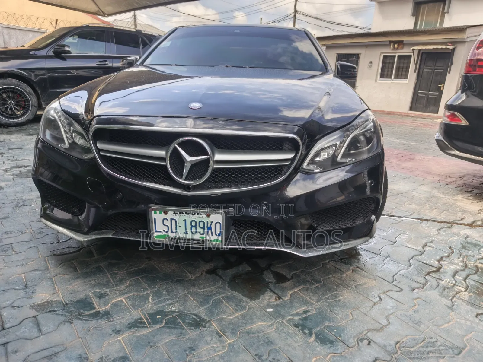 Mercedes-Benz E350 Base 4Matic Sedan AWD (3.5L 6cyl 7A) 2010 Black