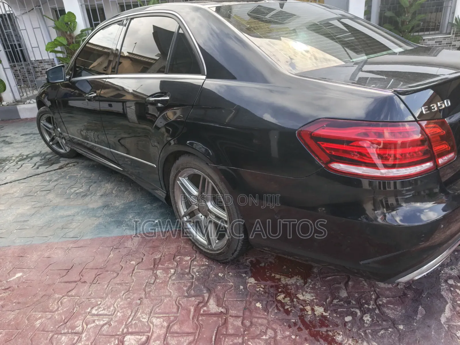 Mercedes-Benz E350 Base 4Matic Sedan AWD (3.5L 6cyl 7A) 2010 Black