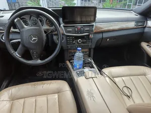 Mercedes-Benz E350 Base 4Matic Sedan AWD (3.5L 6cyl 7A) 2010 Black