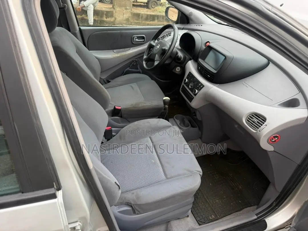 Nissan Almera Tino 2005 Silver