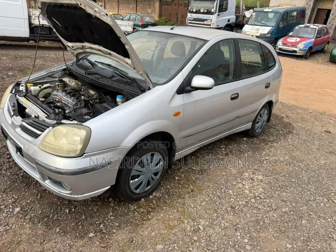 Nissan Almera Tino 2005 Silver