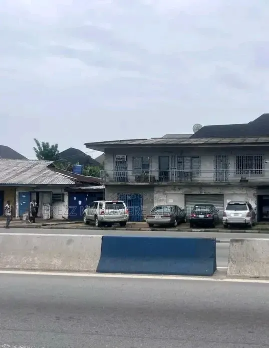 For Sale : Storey Building With 14 Shops on Major Aba Road, Ph