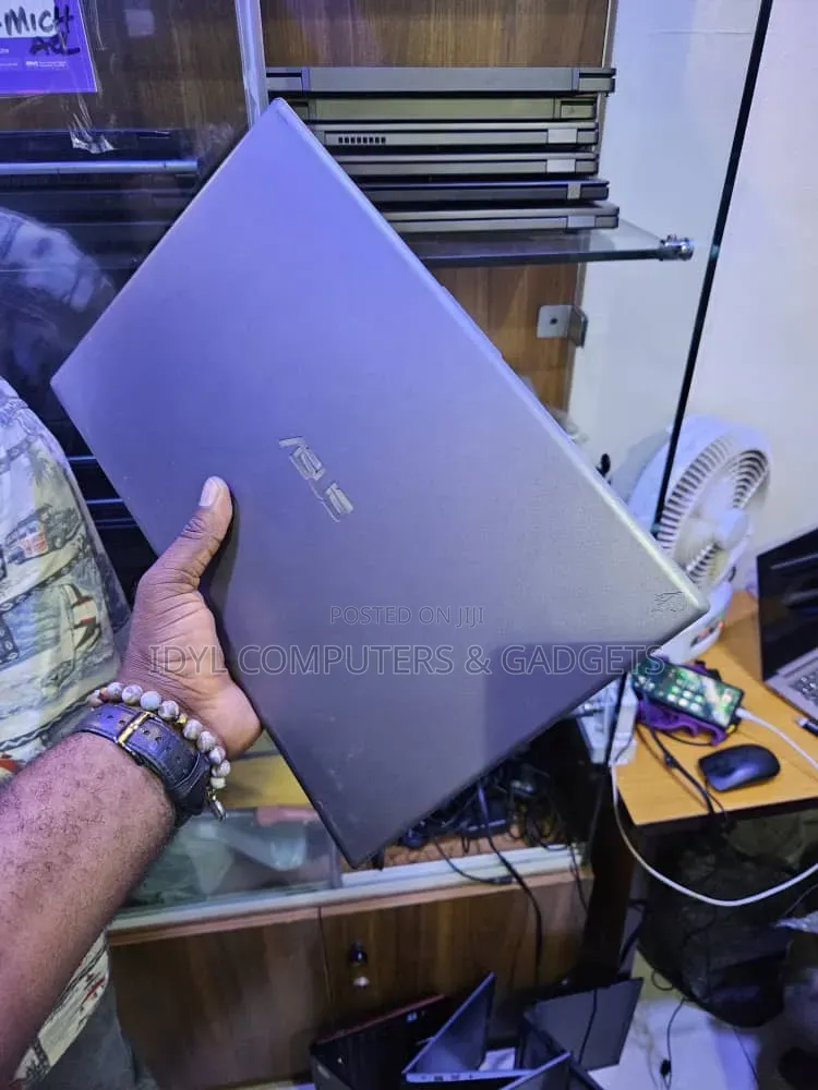 Laptop Asus VivoBook X540SA 12GB Intel Core i5 SSD 256GB